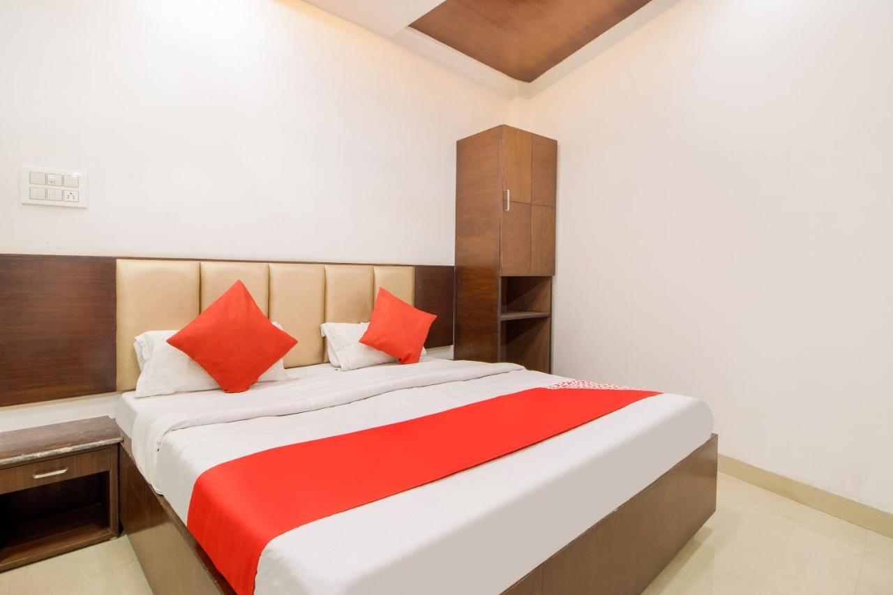 Oyo 48489 Adarsh Plaza Hotel Saharanpur Exterior photo